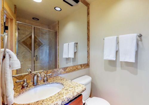 12764 Ski Slope Way, Truckee CA  96161-6615 exterior