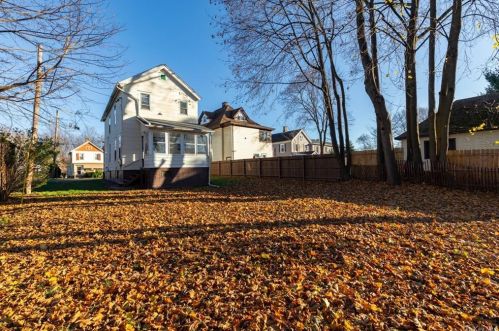 17 Fairmont Ave, Poughkeepsie NY 12603-2400 exterior