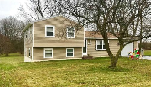 6143 Hanover Rd, Canandaigua, NY 14425-8924