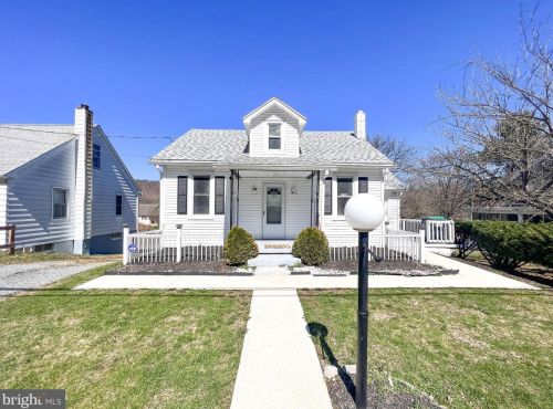 750 Market St, Molino, PA 17961-2028