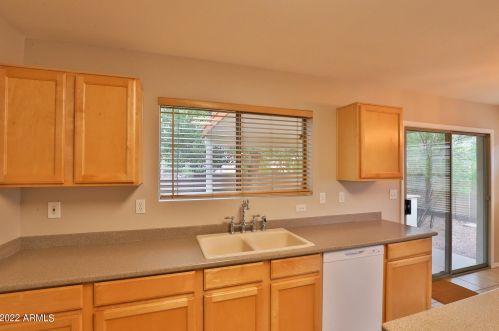 9017 11th Pl, Phoenix AZ  85042-7865 exterior