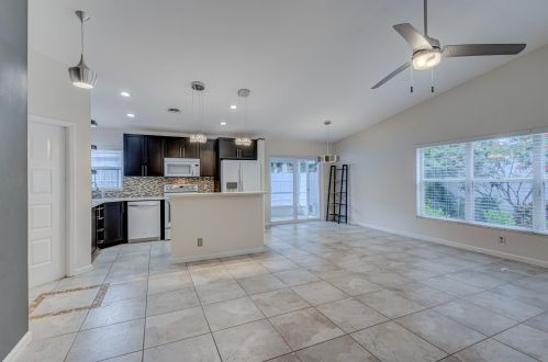 1281 Slash Pine Cir, West Palm Beach FL  33409-7087 exterior