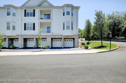 109 Magna Carta Dr, Morganville NJ  07751-5202 exterior