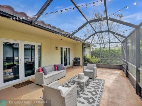 21199 Escondido Way, Boca Raton FL  33433-2507 exterior