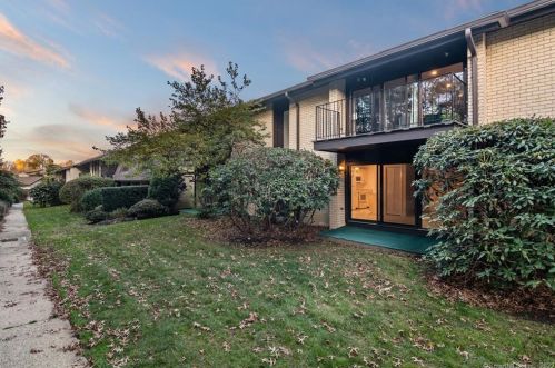 83 Courtland Ave, Stamford, CT 06902-3476