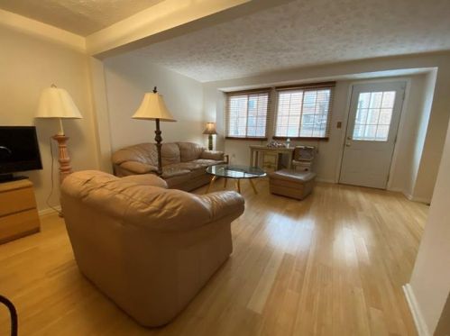 3269 Dawson St, Pittsburgh, PA 15213-4500