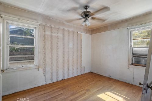 15214 Saticoy St, Van Nuys CA 91406-2333 exterior