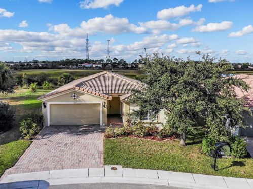 2057 Providence Pl, Fort Pierce, FL 34953-4356