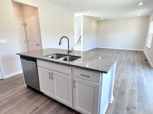 7827 Marjoram Pl, Englewood OH  45315-7942 exterior