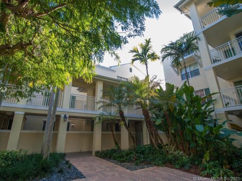 7630 102nd St, Miami, FL 33156-3165
