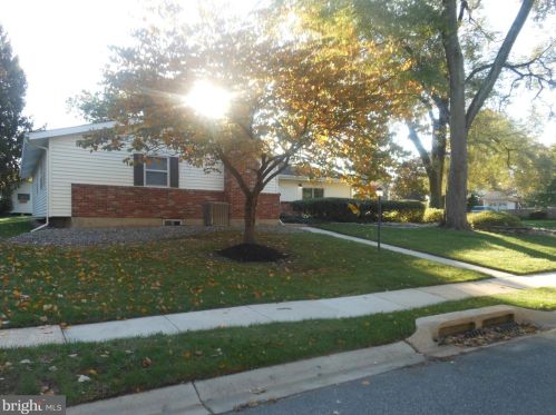 2641 Drayton Dr, Wilmington, DE 19808-3832