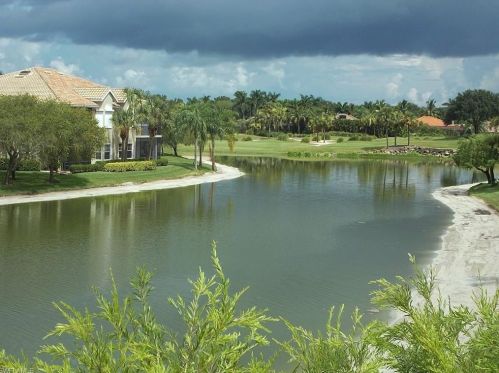 4751 Stratford Ct, Naples FL  34105-6692 exterior