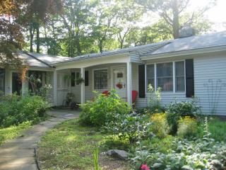 8 Cricket Ln, Mahopac, NY 10541-3070