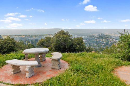 142 Pueblo Ln, Topanga CA  exterior