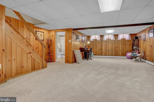 19 Columbia Dr, Camp Hill PA  17011-7636 exterior