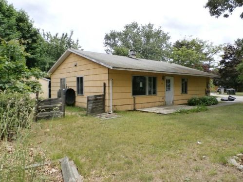 30 Paige Dr, Coventry RI 02816-8931 exterior