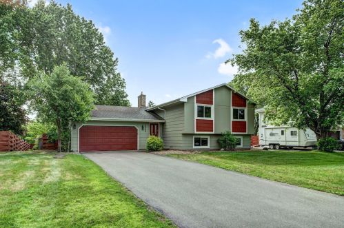 12665 Buchanan St, Minneapolis, MN 55434-4040