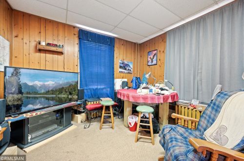 328 4th St, Litchfield MN 55355-2122 exterior