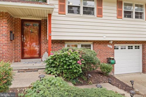 5947 Atteentee Rd, Springfield, VA 22150-3910