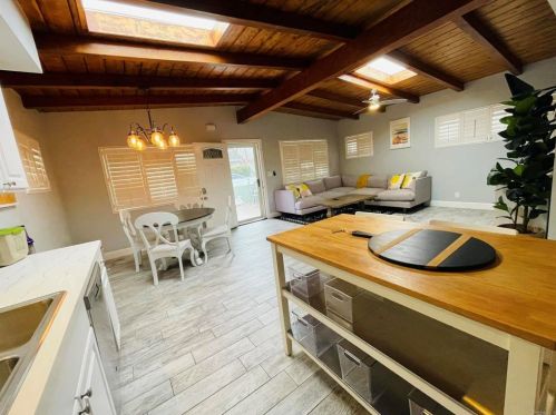 814 Capistrano Pl, San Diego CA 92109-8106 exterior