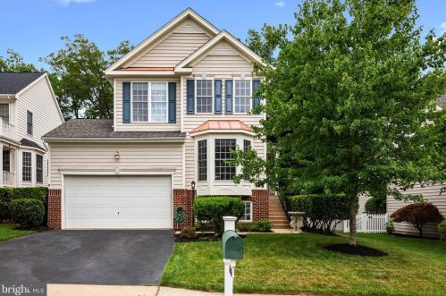 6465 Ashby Grove Loop, Haymarket VA  20169-3211 exterior