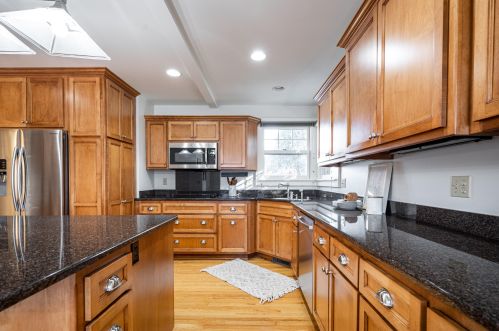 8219 Red Arrow Ct, Milwaukee WI 53213-3023 exterior