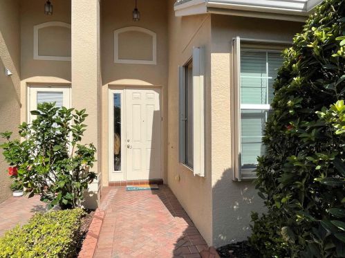 16224 Amethyst Key Dr, Wimauma, FL 33598-4028