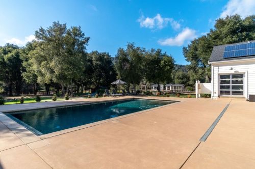 10555 Watsonville Rd, Gilroy CA  95020-9433 exterior