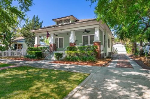 910 Elm Ave, Sanford, FL 32771-2564