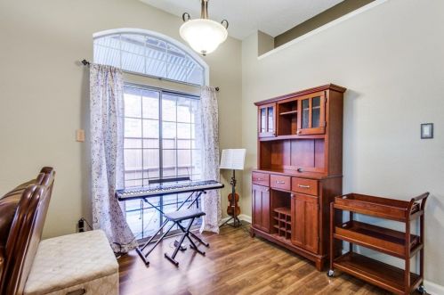 1808 Newton Dr, Lewisville TX  75028-7318 exterior