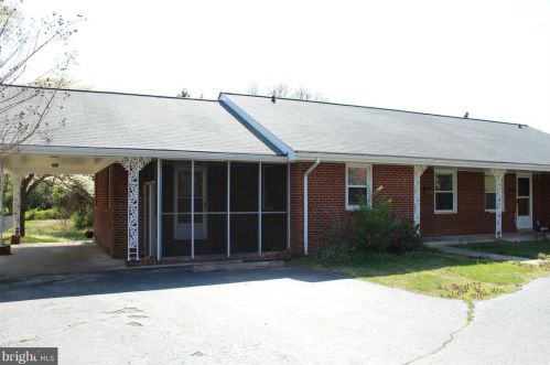 218 Hillcrest Dr, Fredericksburg VA  22401-4010 exterior