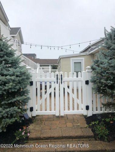 229 15th Ave, Belmar NJ  07719-2521 exterior