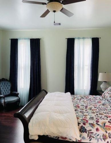 2612 Avenue, Galveston, TX 77550-4357
