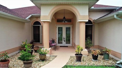 16 Mcarthur Ave, Lehigh Acres, FL 33936-1646