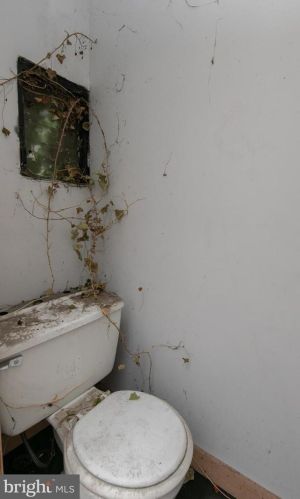 568 Spruce St, Camden NJ  08103-2131 exterior