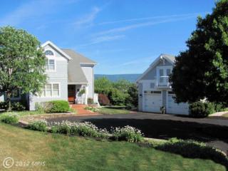 1567 Majestic Dr, Chambersburg, PA 17202-8080