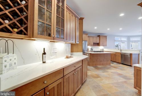 43331 Riverpoint Dr, Leesburg VA 20176-1296 exterior