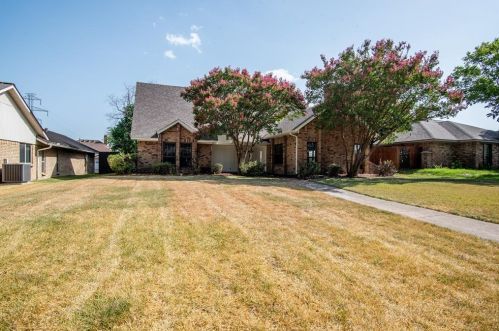 1503 Springtree Cir, Richardson TX  75082-4723 exterior