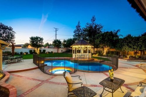 3367 Weatherford Ct, Simi Valley CA  93063-1328 exterior