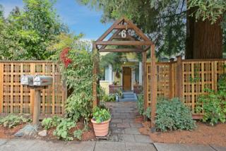 6 Etruria St, Seattle WA  98109-1608 exterior