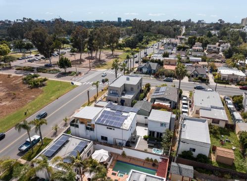 2420 Upas St, San Diego CA  92104-4049 exterior