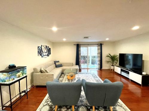 35 Rose Ct, Norwood, MA 02062-2675