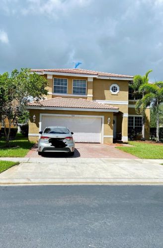 1826 153rd Ave, Hollywood, FL 33027-4316