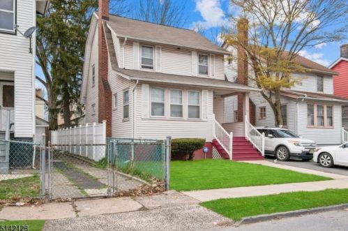45 21st St, East Orange, NJ 07017-4807
