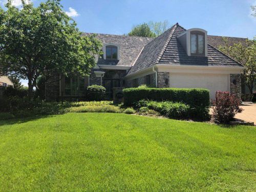 12334 Fairway Heights Dr, Thiensville, WI 53092-2200