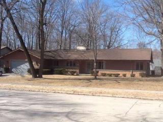 1416 Gunnell Ln, Manitowoc, WI 54220-2527