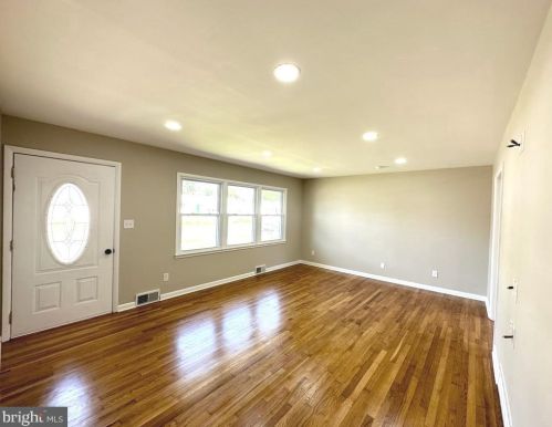 725 Ivy Dr, Seaford DE  19973-1340 exterior