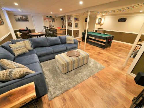 5 Minto Ct, South Setauket NY  11720-2884 exterior