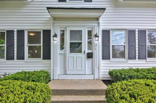 3 Cherry St, Abington, MA 02351-2513