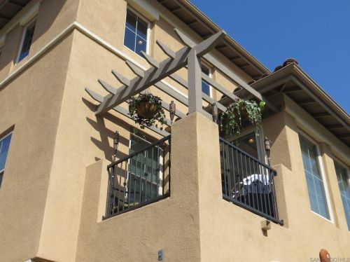 2722 Piantino Cir, San Diego CA 92108-4760 exterior